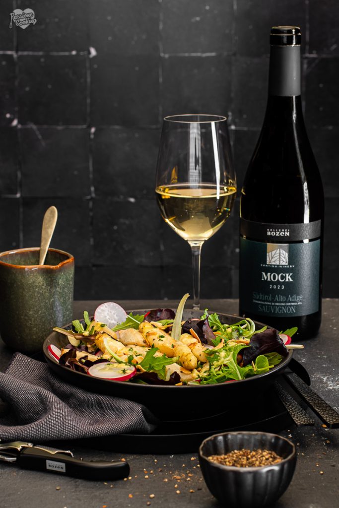 Ensalada con espárragos y aliño de parmesano