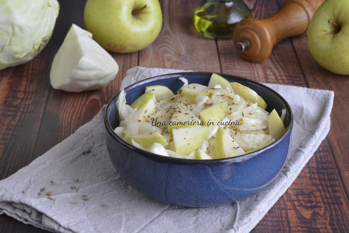 Ensalada de col y manzana