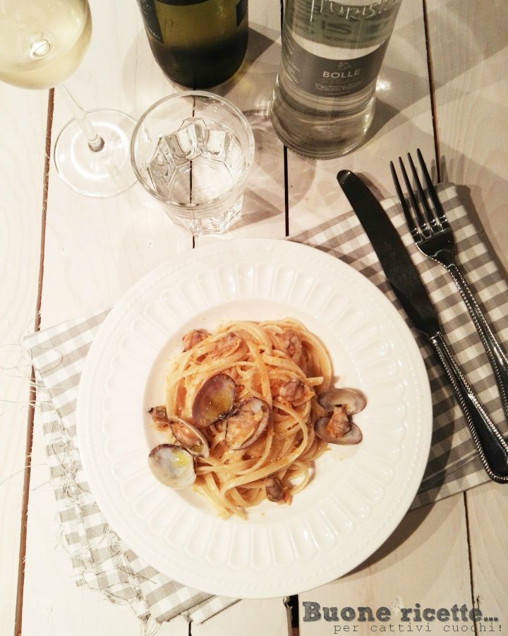 Espaguetis almejas y bottarga