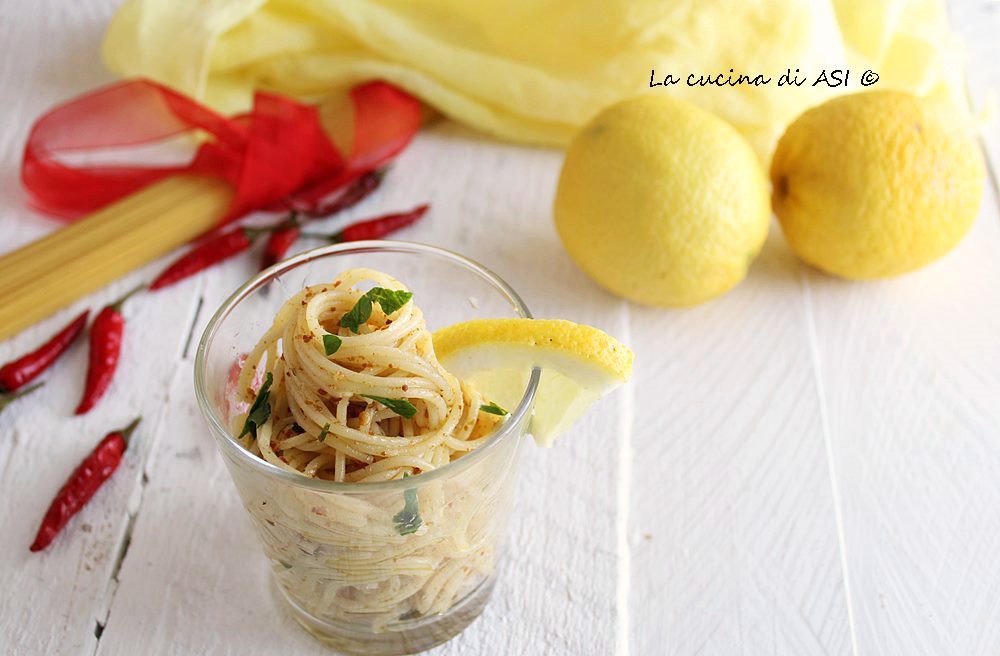 ESPAGUETIS FRÍOS picantes con bottarga
