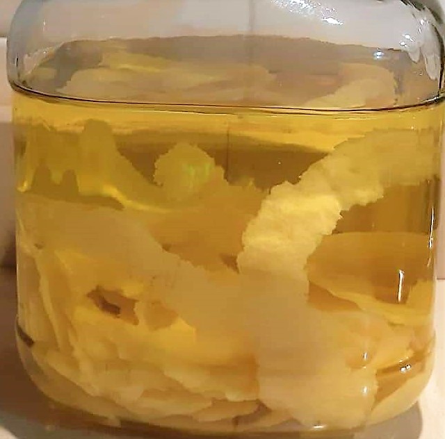 La crema de limoncello con limones sicilianos