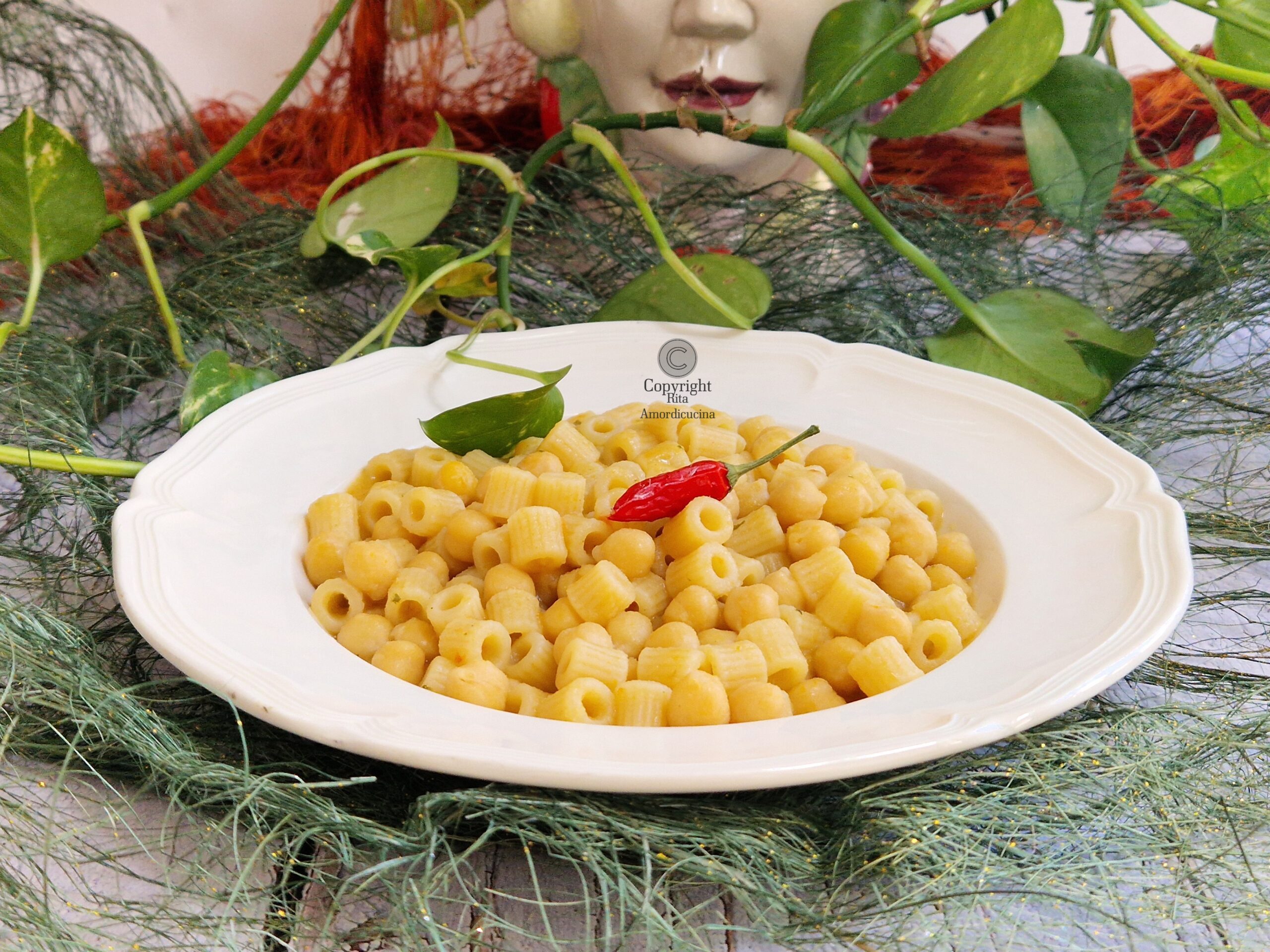 Pasta y garbanzos risottati a la Siracusana