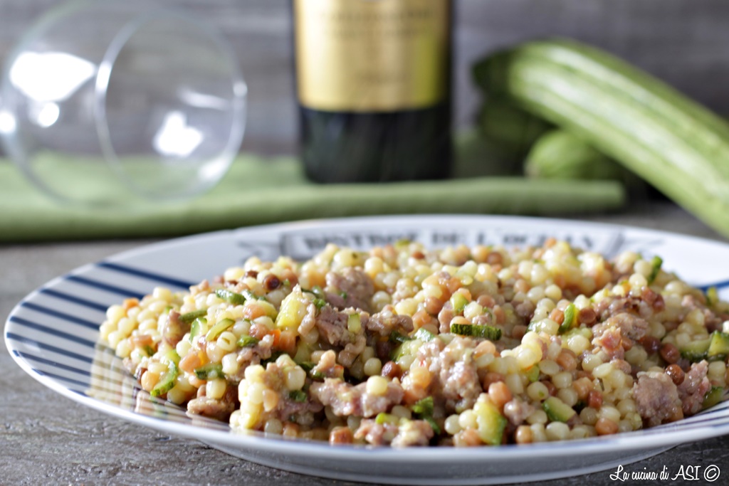 Fregola con salchicha y calabacines