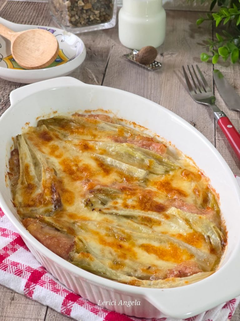 Endivias belgas gratinadas con jamón cocido cremoso
