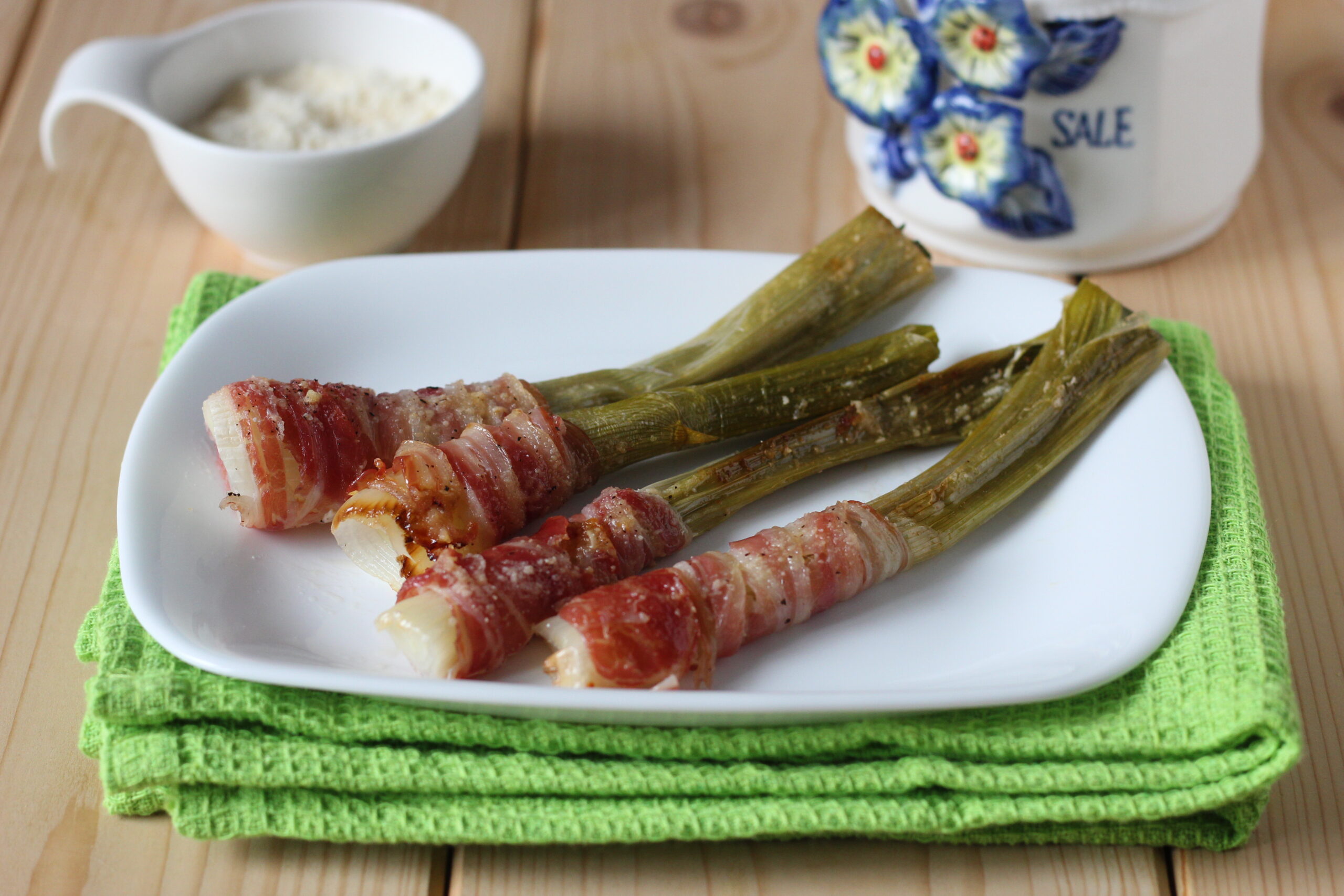 Cebolletas con bacon al horno