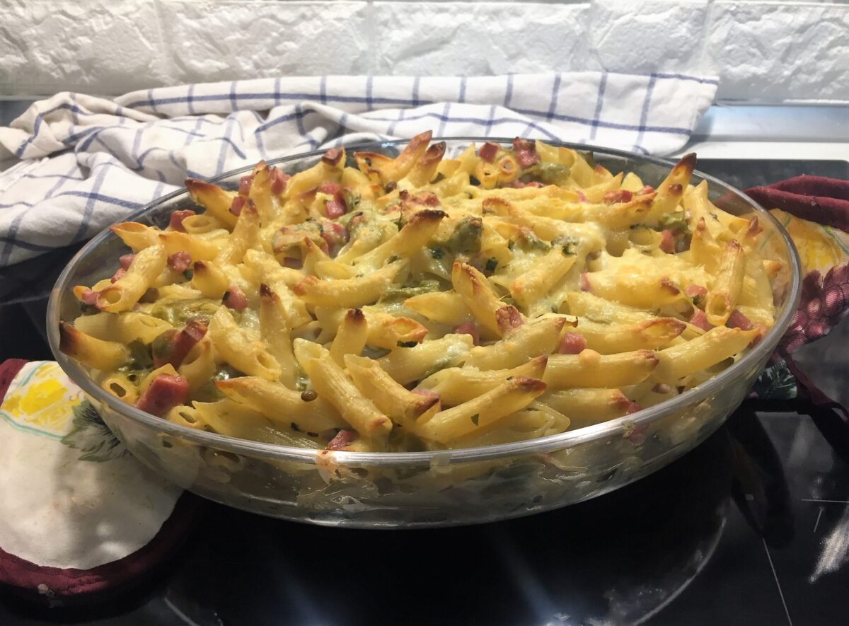 La pasta al horno blanca con tirabeques… ¡facilísima!