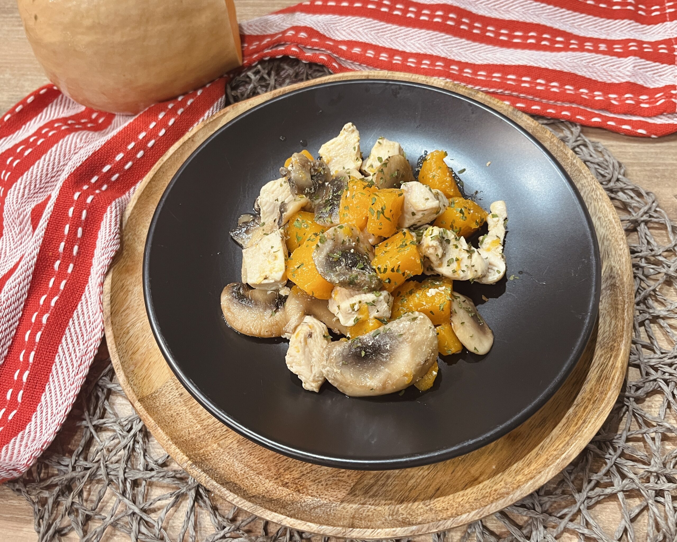 Bocaditos de pollo con calabaza y champiñones