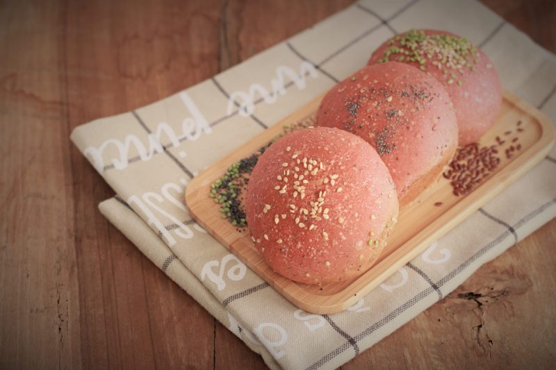 Bollitos rosas de remolacha y relleno