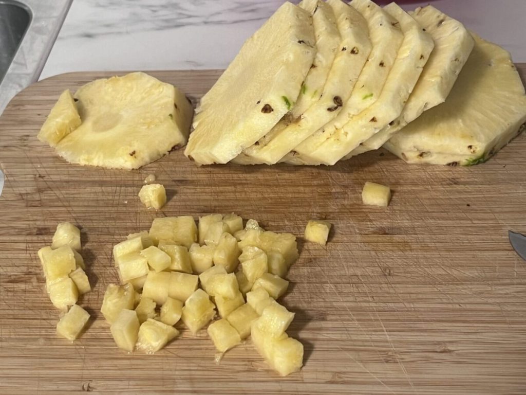 tarta mimosa piña mujer