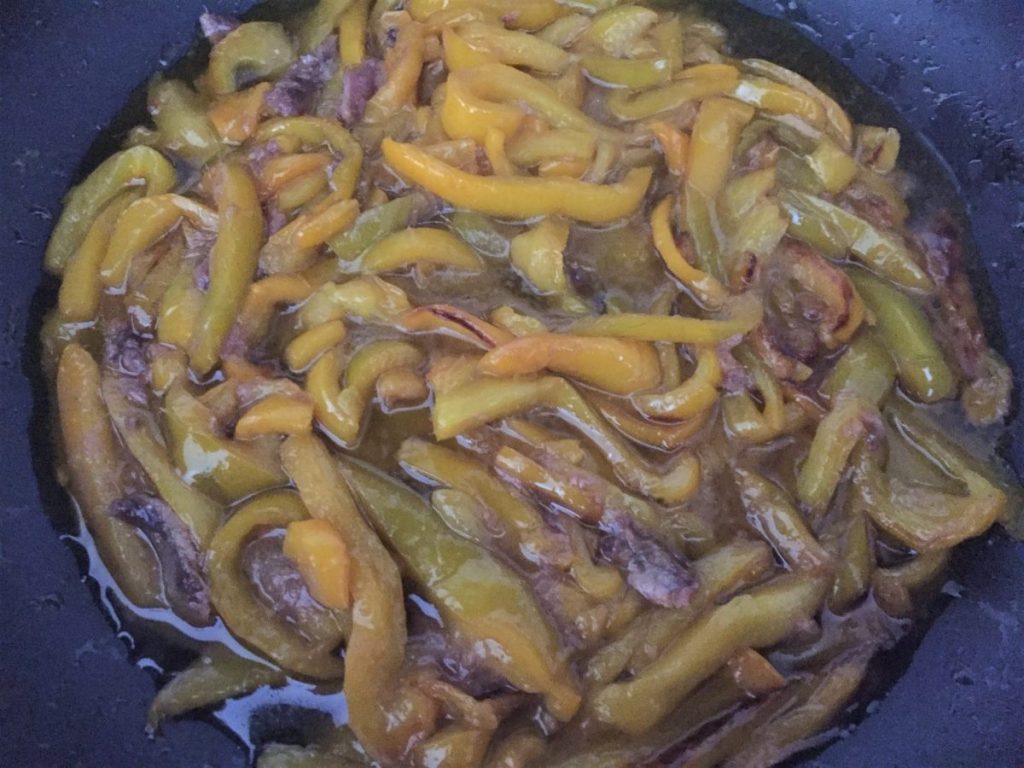 pimientos sartén anchoas pan rallado