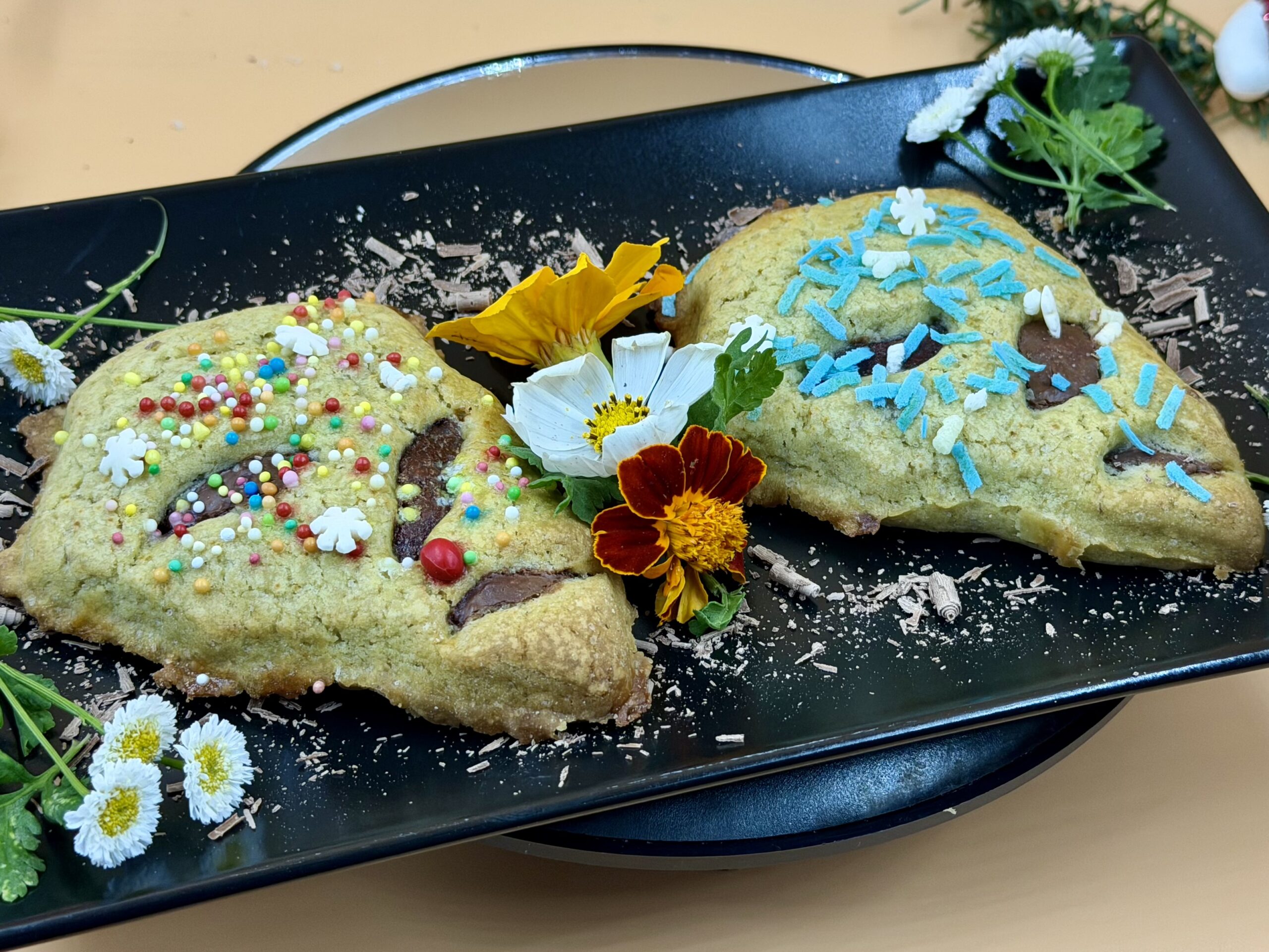 Galletas de Mantequilla de Matcha Rellenas con Forma de Árbol de Navidad