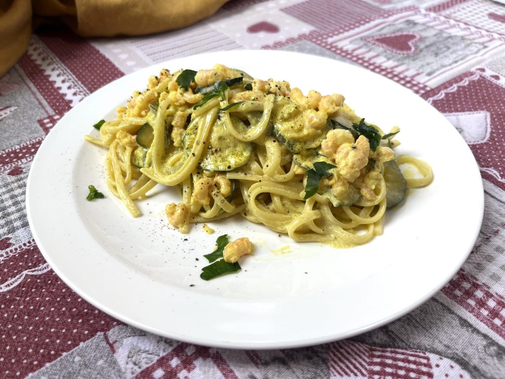 linguine con gambas calabacines azafrán