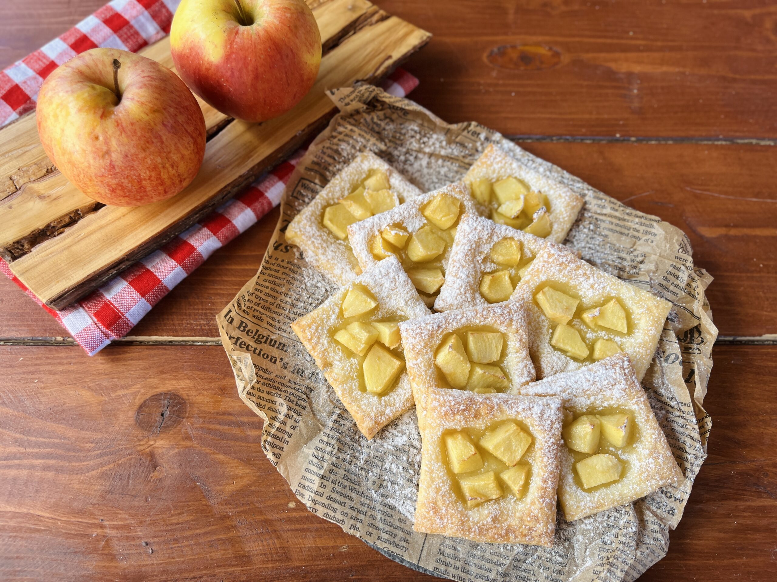 Hojaldres de mantequilla y manzanas