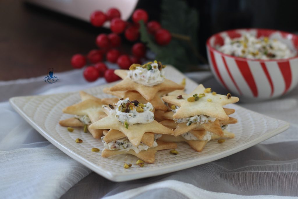 Las estrellitas navideñas saladas de masa brisé rellenas en freidora de aire
