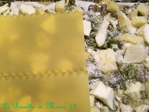 Lasaña con champiñones, guisantes y Emmental