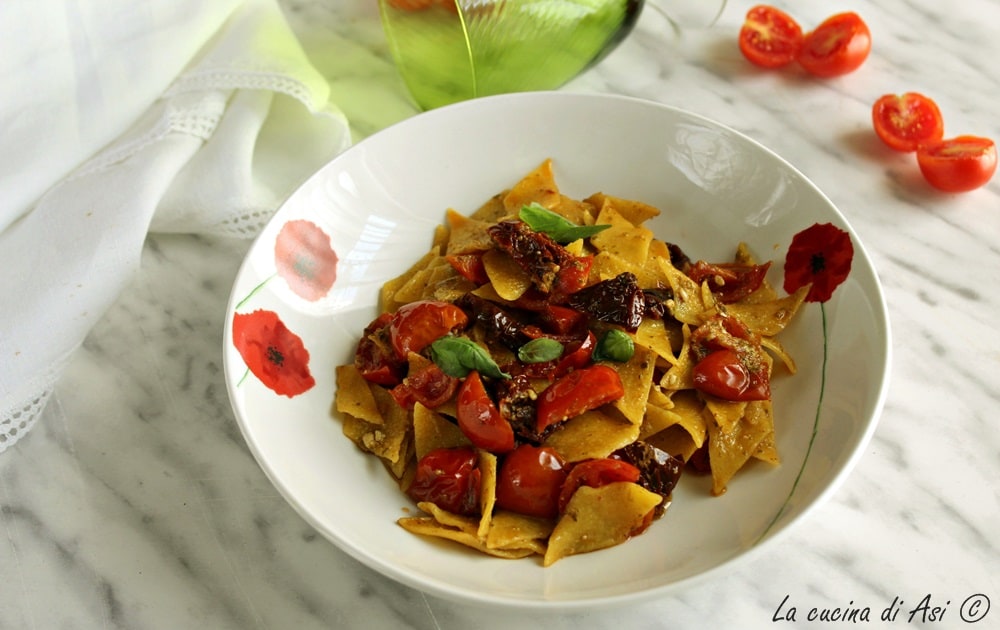 Maltagliati pesto y tomates