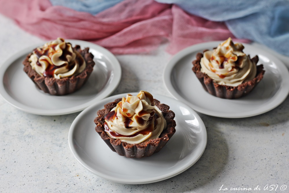 Mousse de caramelo con tartaletas sin cocción