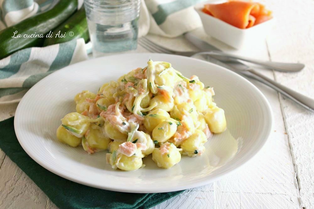 Ñoquis deliciosos con calabacines y salmón