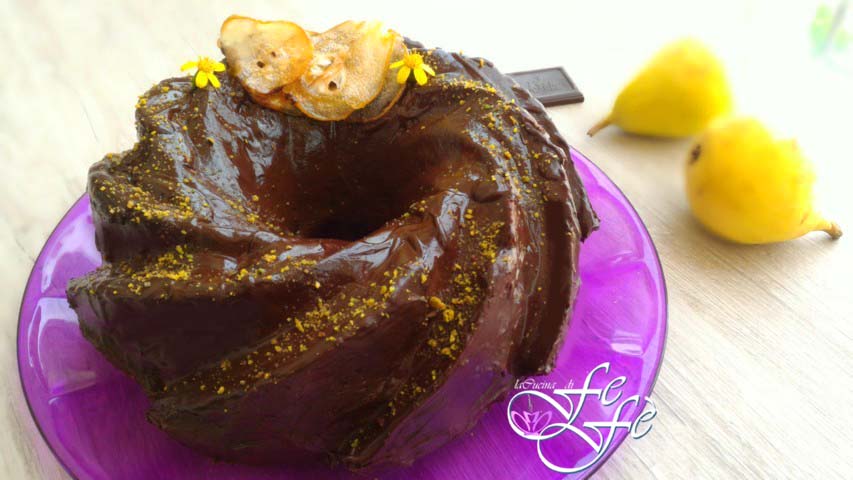 BUNDTCAKE RICOTA, PERAS Y CHOCOLATE (Sin gluten)