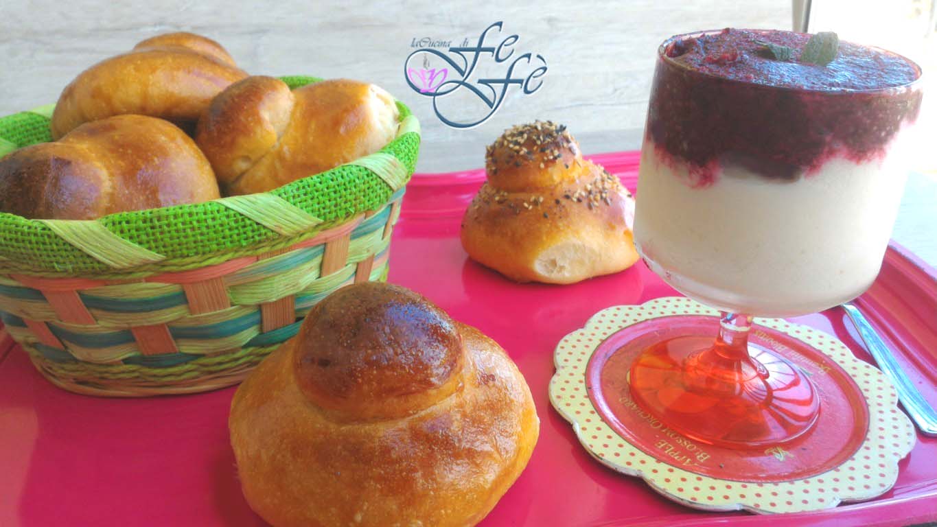 BRIOCHES SICILIANAS CON TUPPO