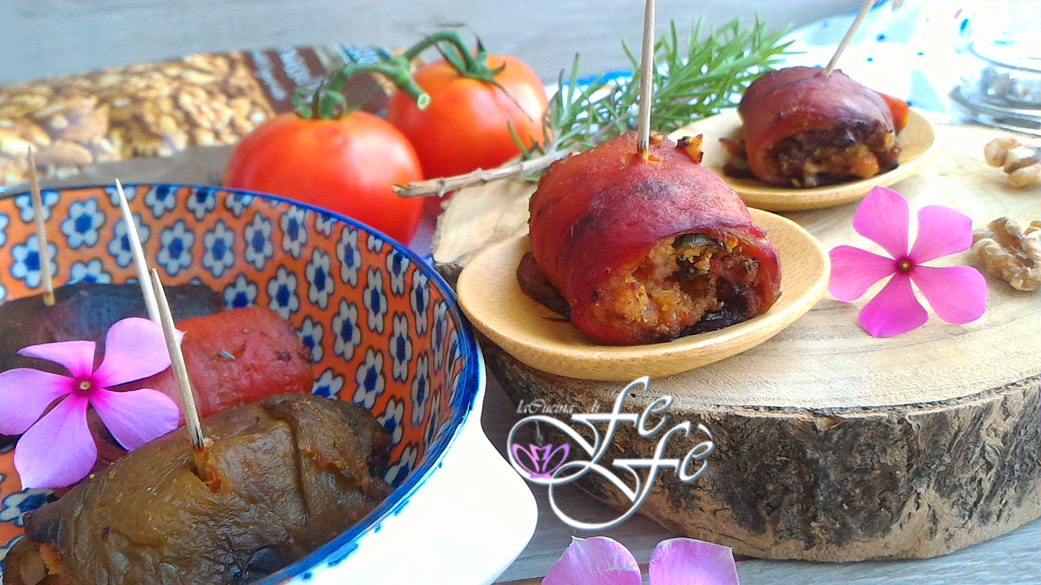 PAQUETITOS DE PIMIENTOS CON NUECES, ACEITUNAS Y ALCAPARRAS