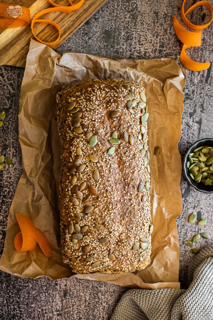 Pan con zanahorias y semillas