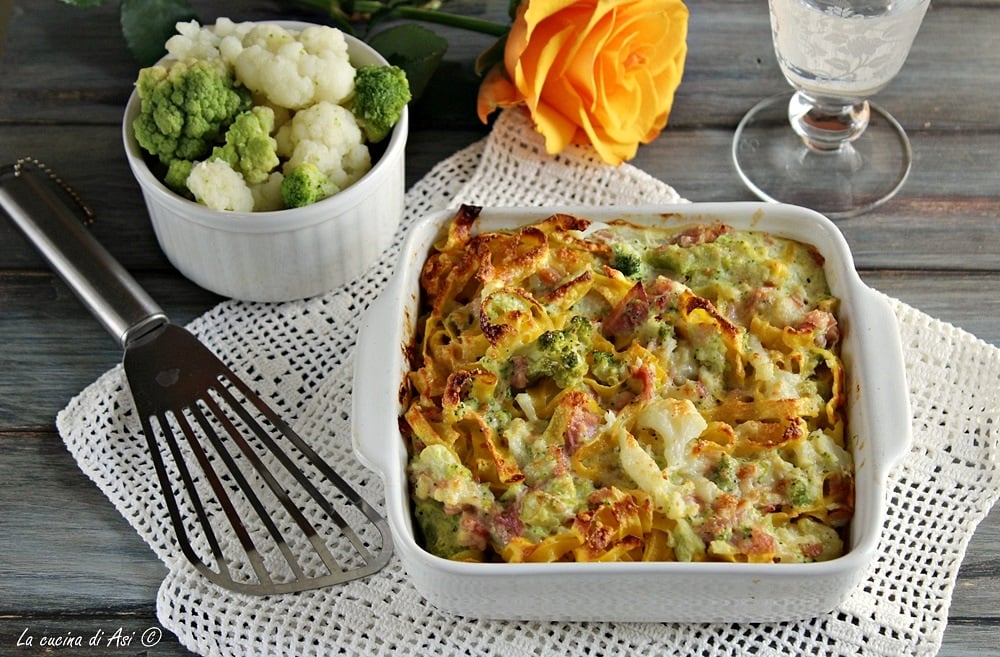 Pasta al horno con 3 tipos de col