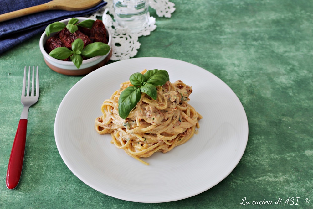 Espaguetis con ricotta y tomates secos