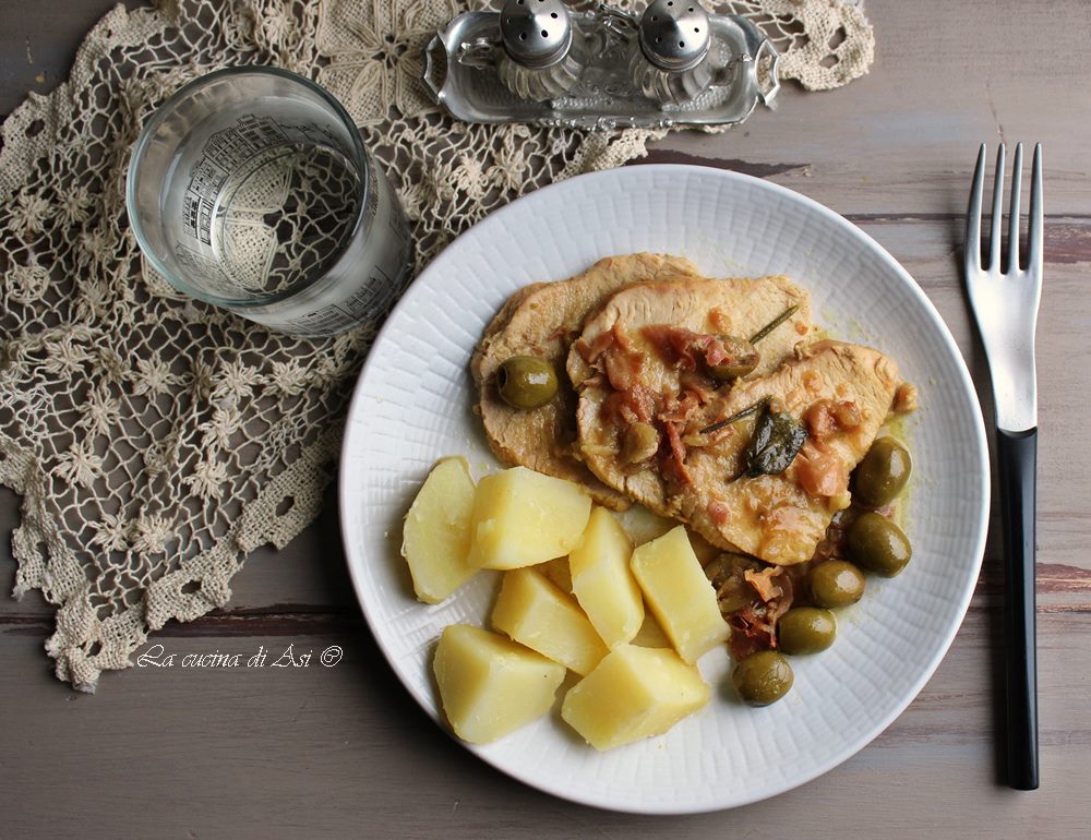 Pechuga de pavo con aceitunas y jamón