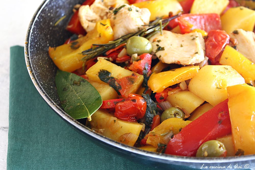 Pollo con pimientos y patatas