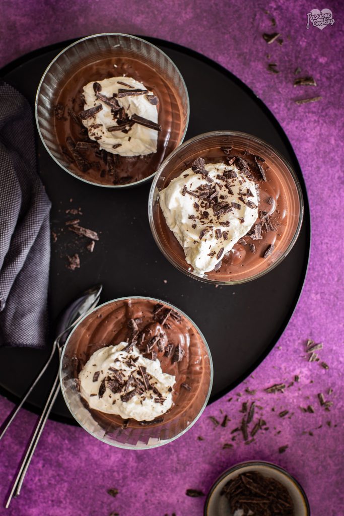 Pudín de leche de almendra y chocolate