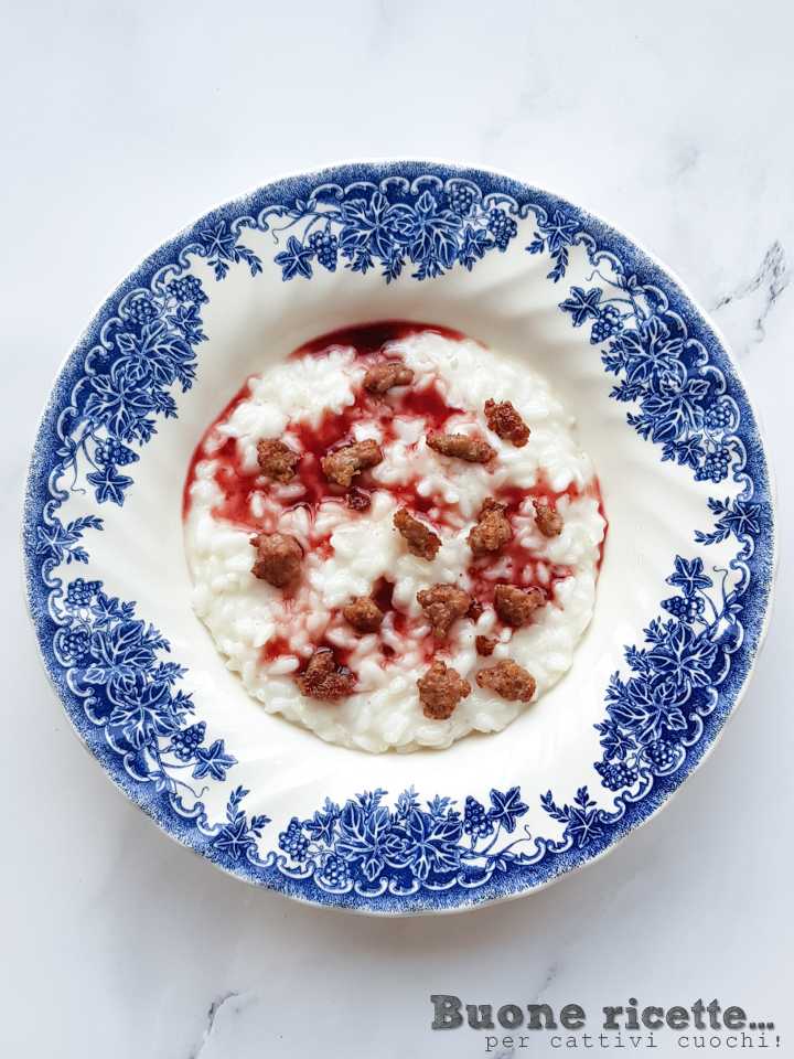 risotto salchicha en blanco con salsa de vino tinto