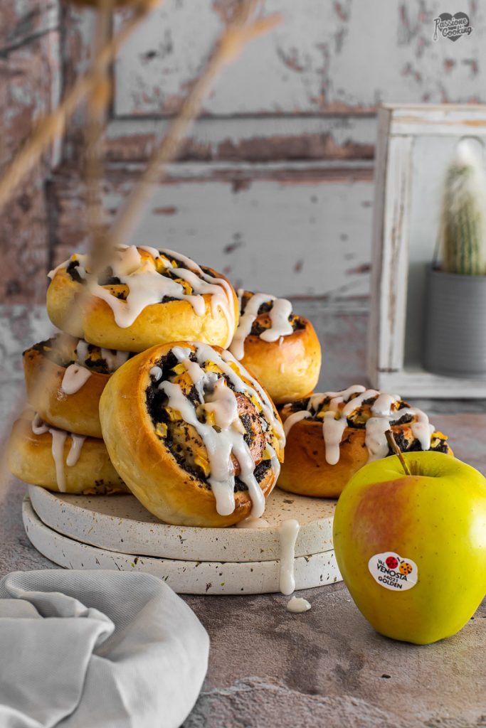 Rollitos de amapola y manzanas Golden Delicious