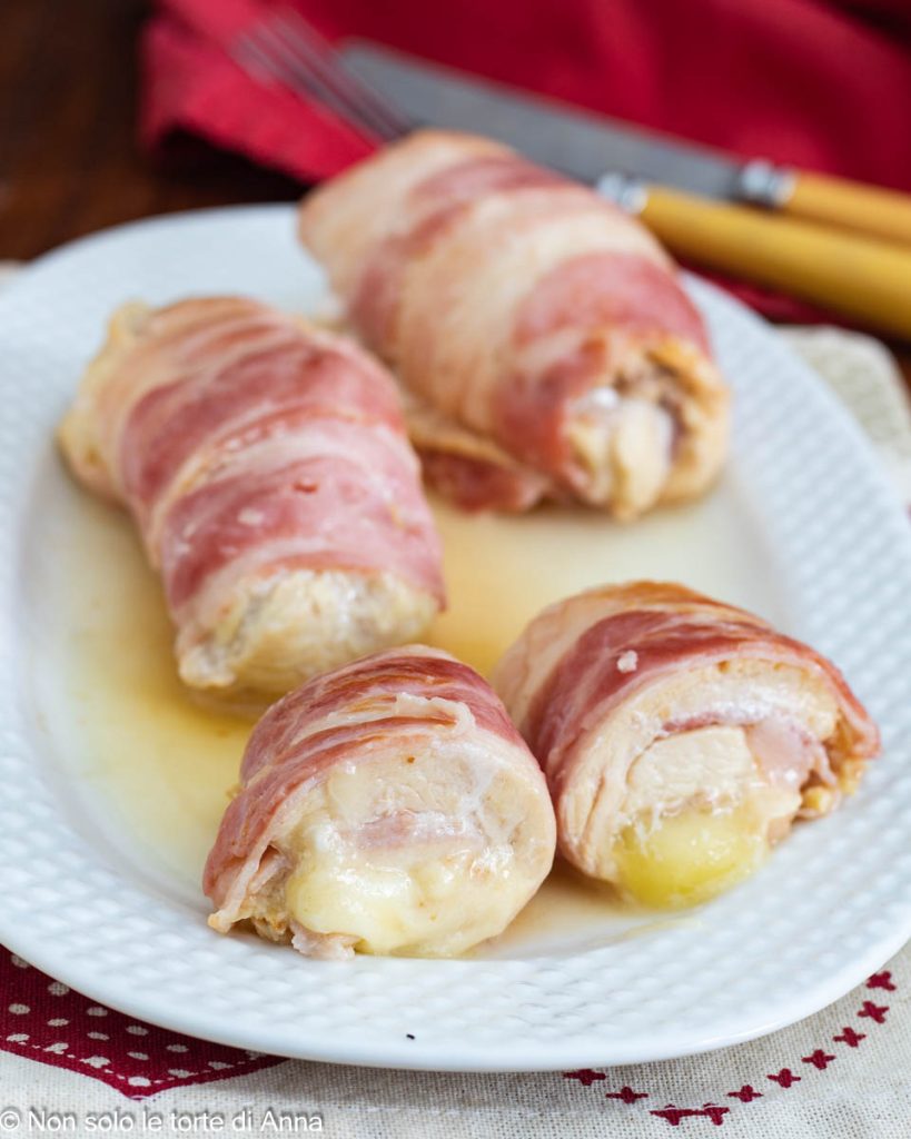 rollitos de pollo rellenos con bacon