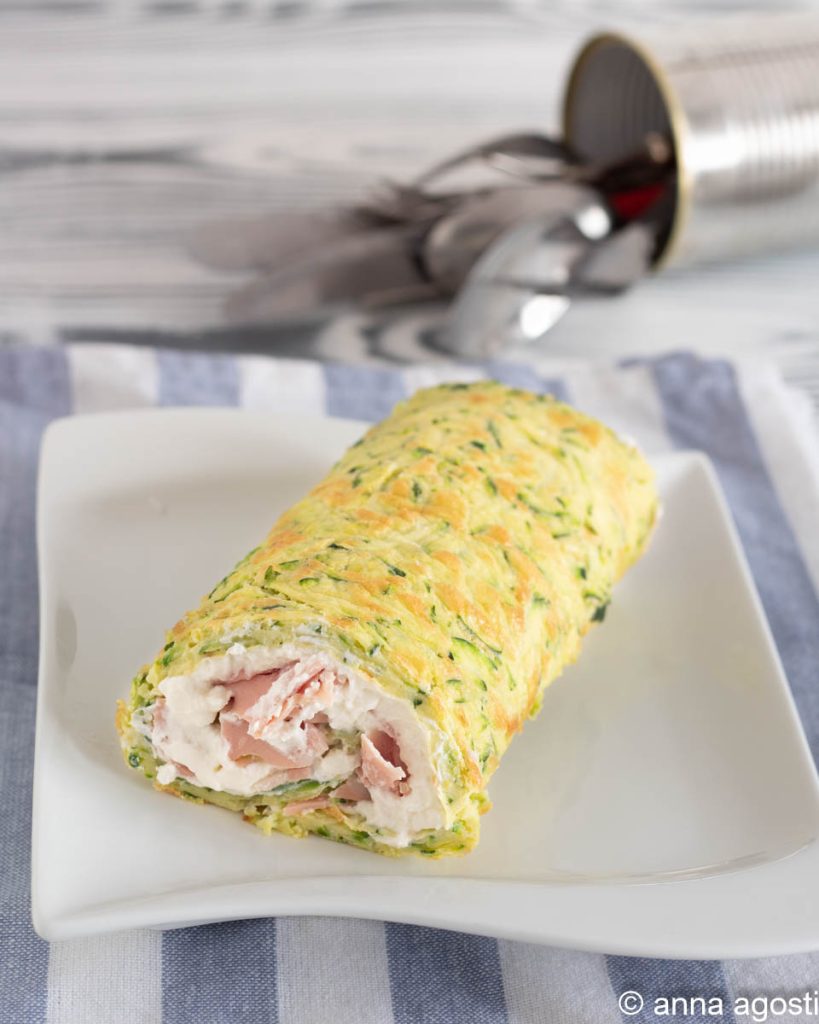 rollo de calabacín, jamón y casatella