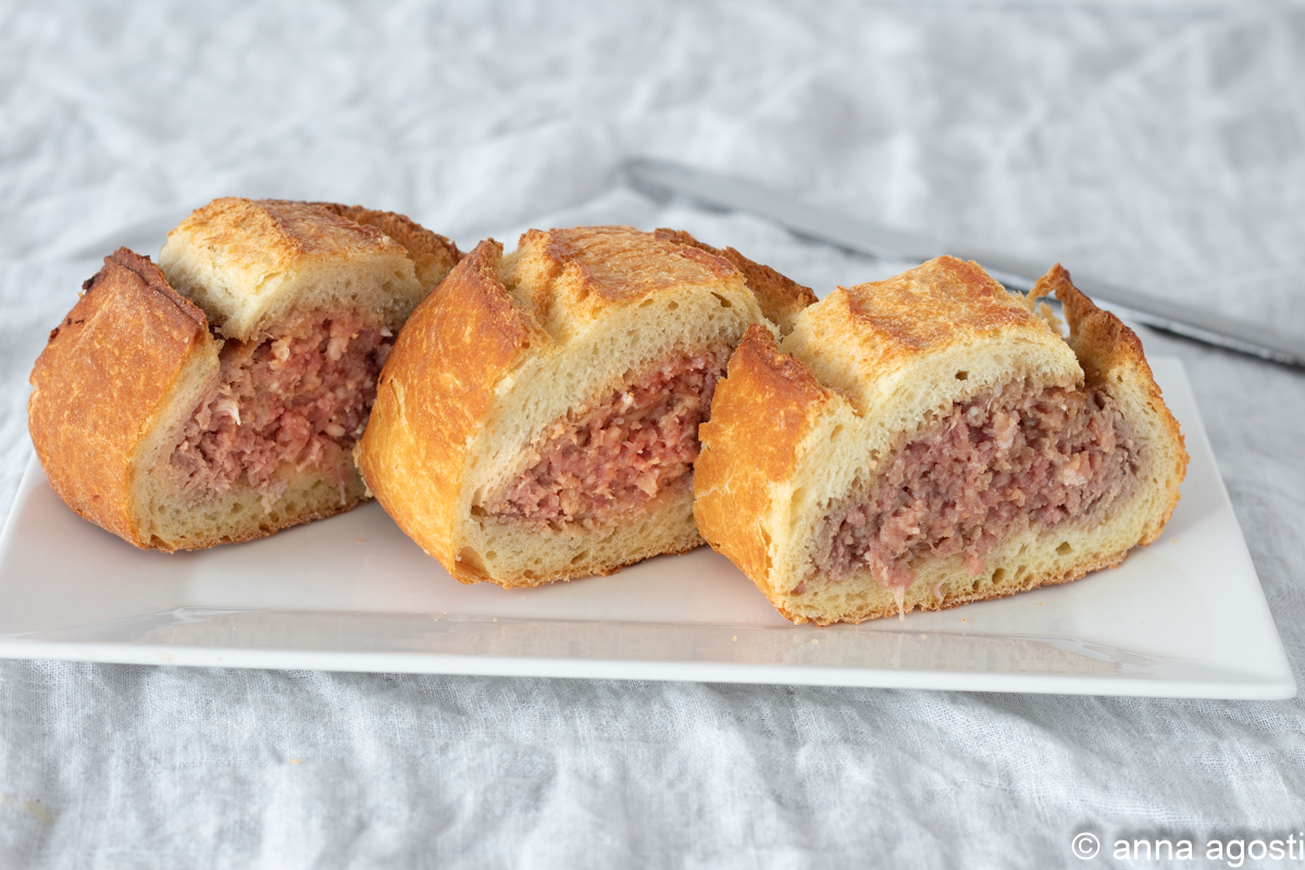 ROLLO DE CARNE EN COSTRA DE PAN