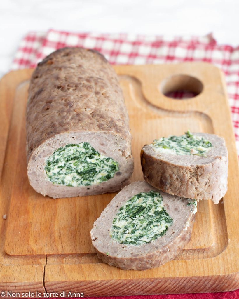 rollo de carne relleno de espinacas y ricotta