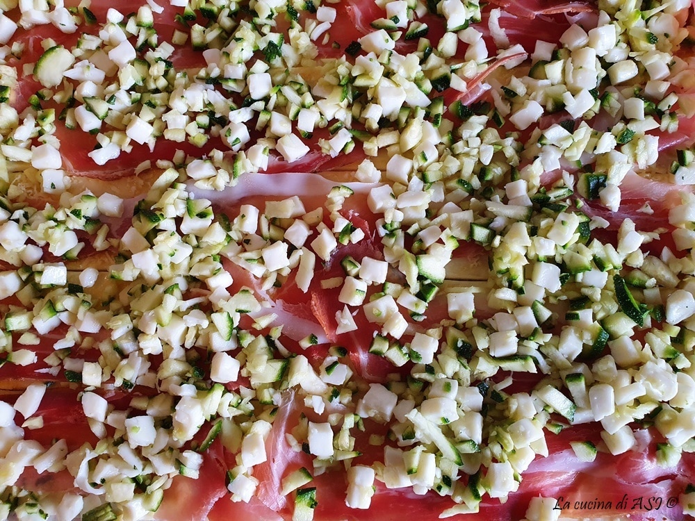 Rosas rellenas saladas de hojaldre