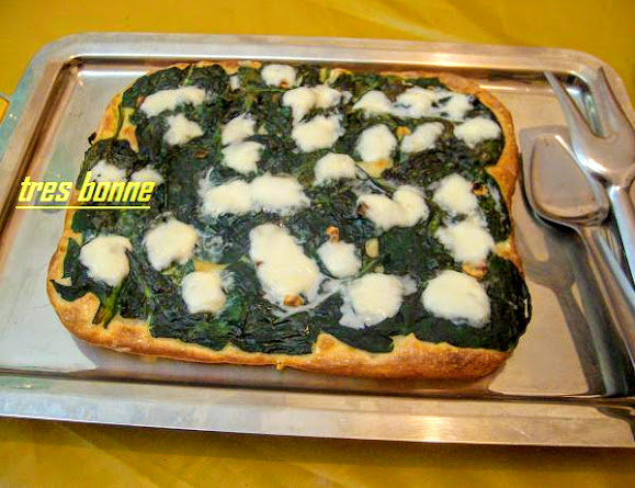 Focaccia con espinacas y mozzarella