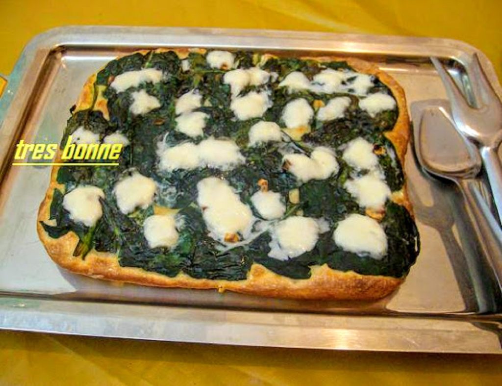 FOCACCIA CON ESPINACAS Y MOZZARELLA