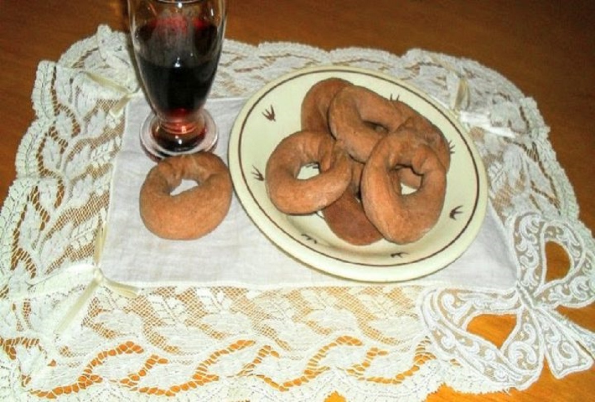 Taralli al vino rosso pugliesi genuinos y fragantes sin huevos y sin mantequilla