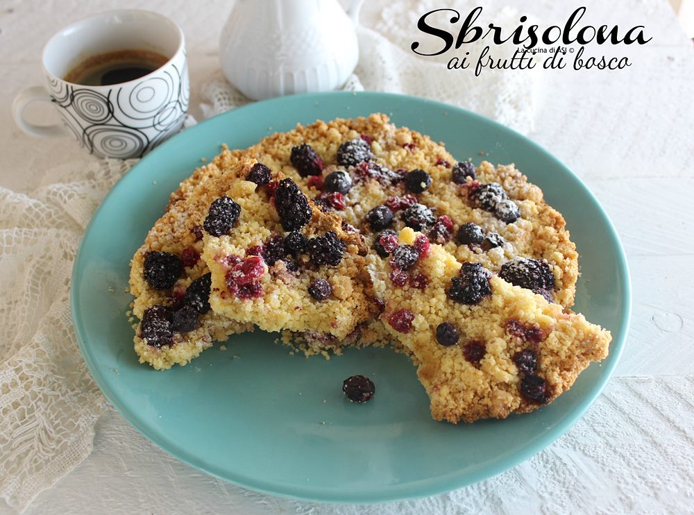 Sbrisolona con frutos del bosque