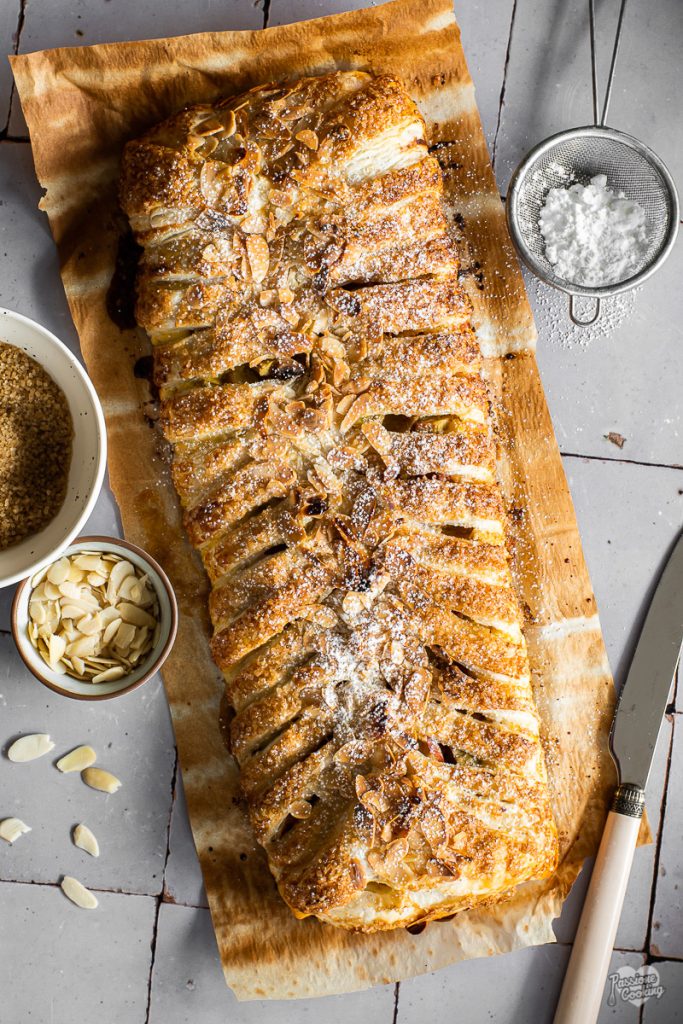 Strudel con requesón y ruibarbo