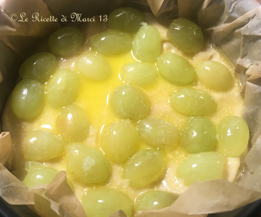 Tarta blanda con uva