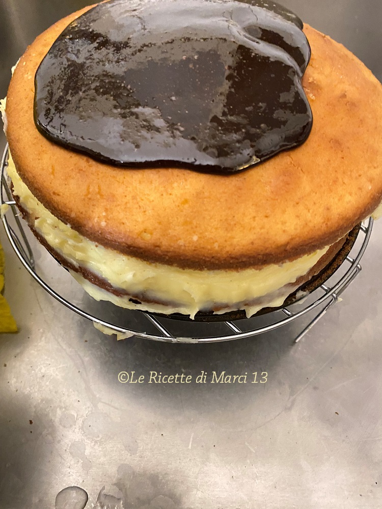 Tarta de Boston con chocolate y crema