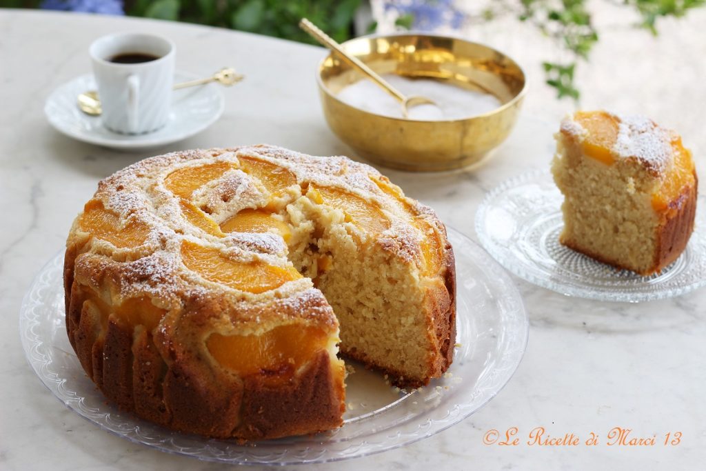 Tarta de melocotones en almíbar