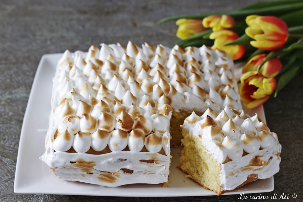 Torta di ananas con meringa