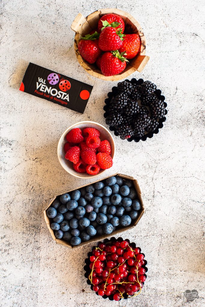 Tartaletas con skyr y frutos del bosque