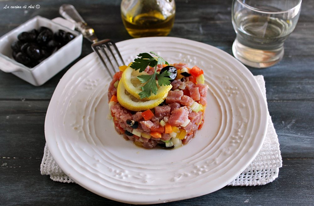 TÁRTARO DE ATÚN CON VERDURAS