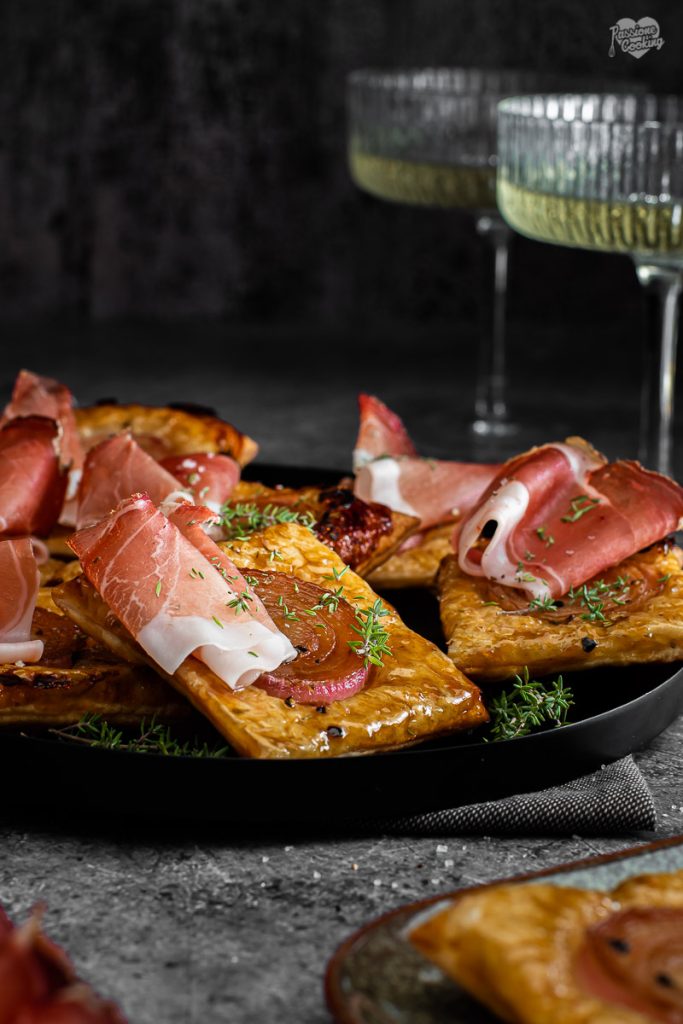 Mini tarte tatin con cebollas y Speck Alto Adige IGP